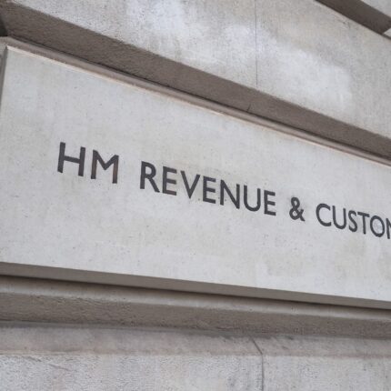 Hmrc,His,Majesty,Revenue,And,Customs,Sign,In,London,,Uk